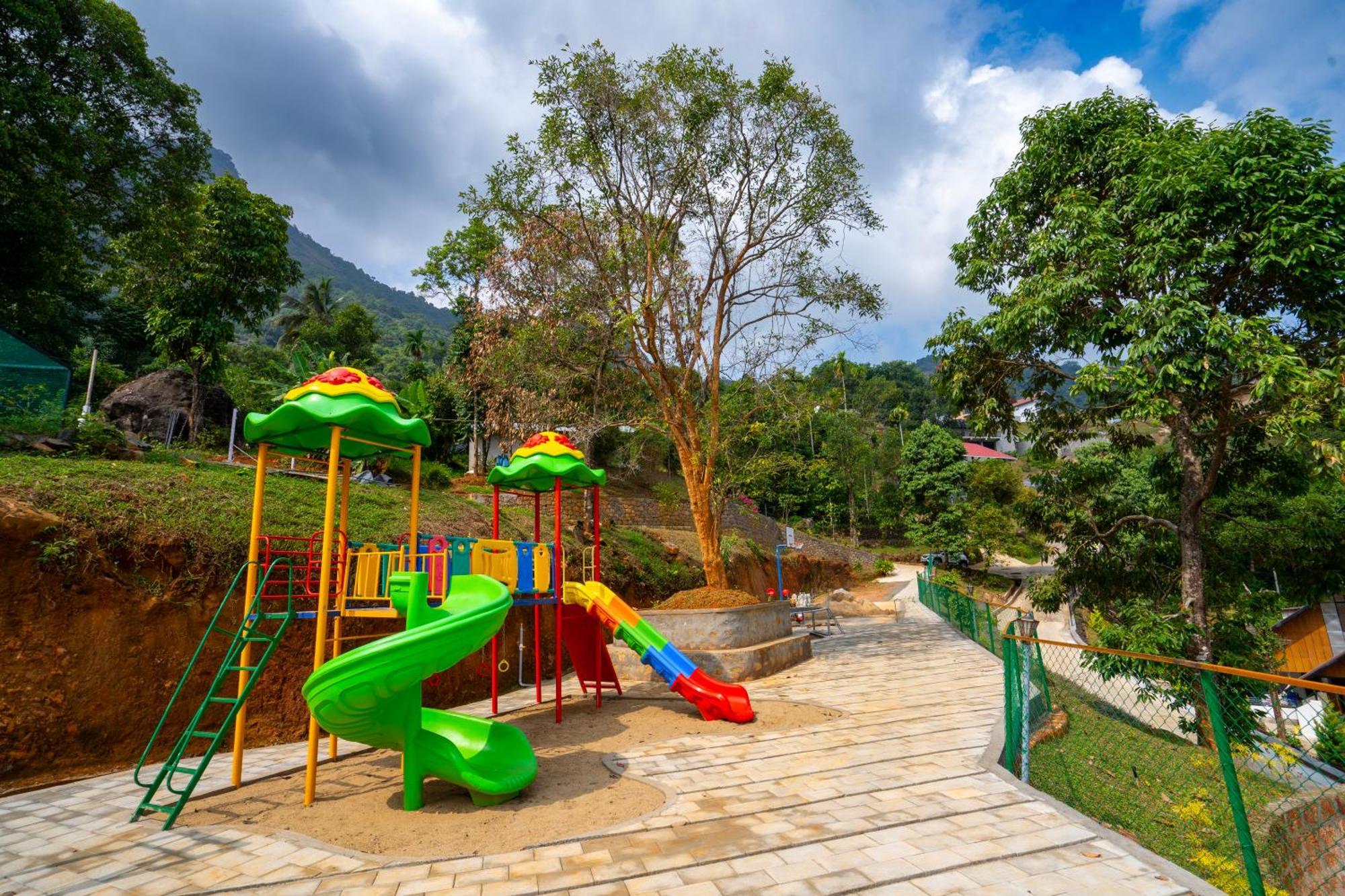Karimb Resorts Vallikavungal Exteriér fotografie