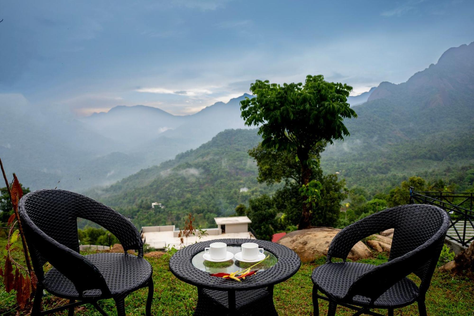Karimb Resorts Vallikavungal Exteriér fotografie